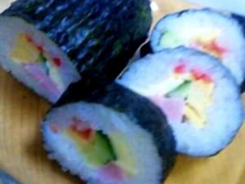 好みにアレンジ!サラダ巻き